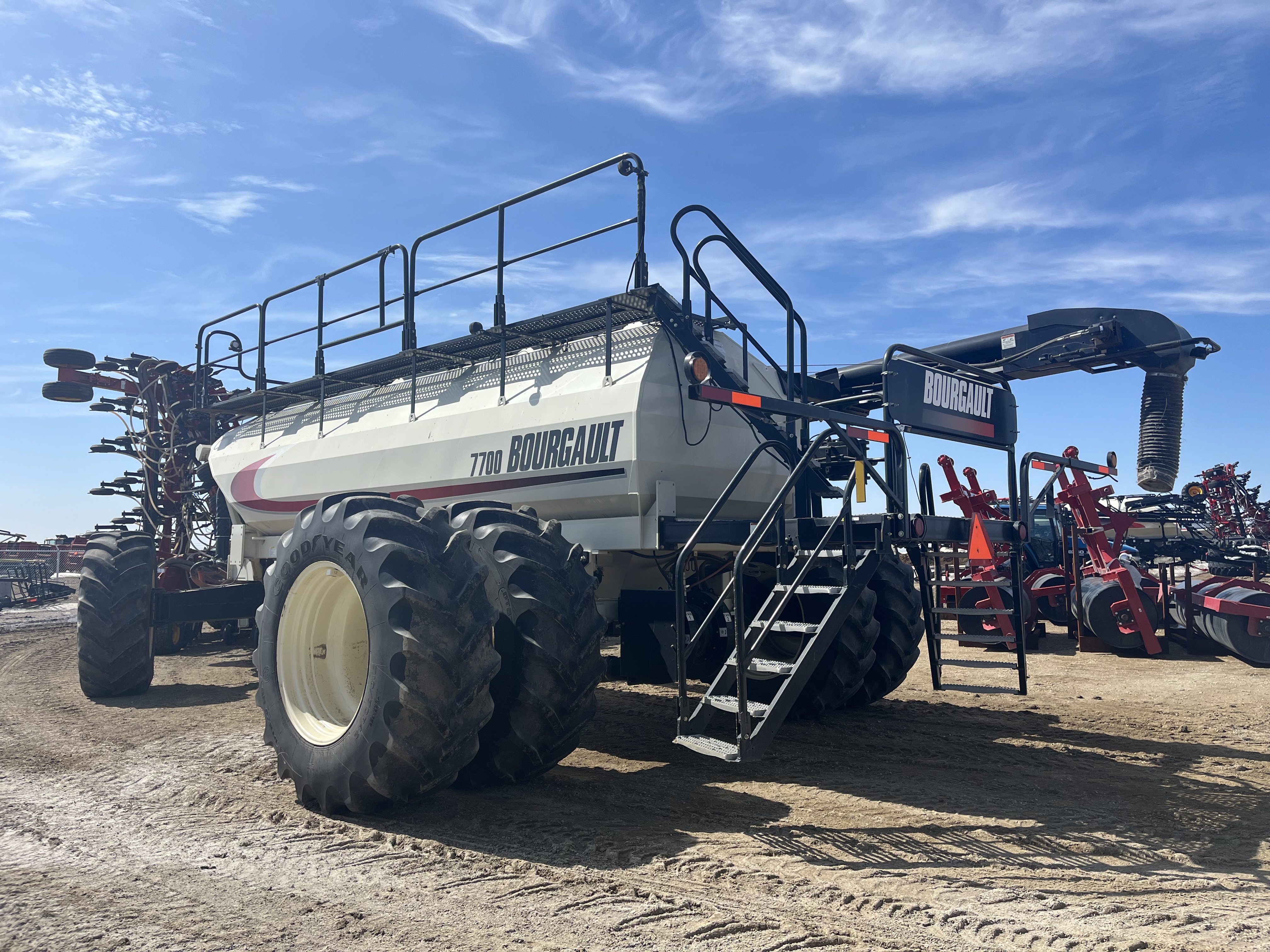 2014 Bourgault 3320QDA 76'10" w/ 7700 Air Drill