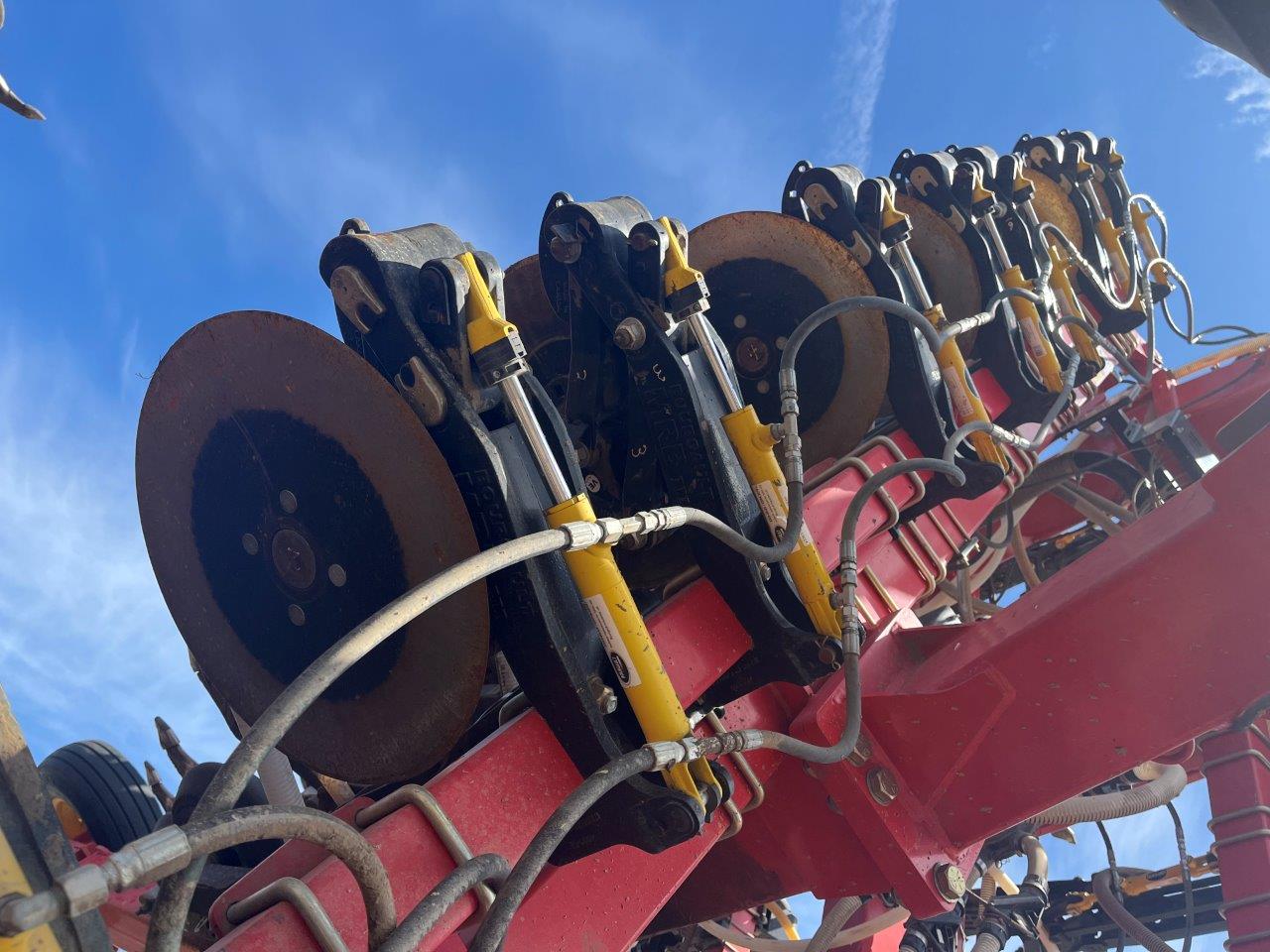 2014 Bourgault 3320QDA 76'10" Air Drill