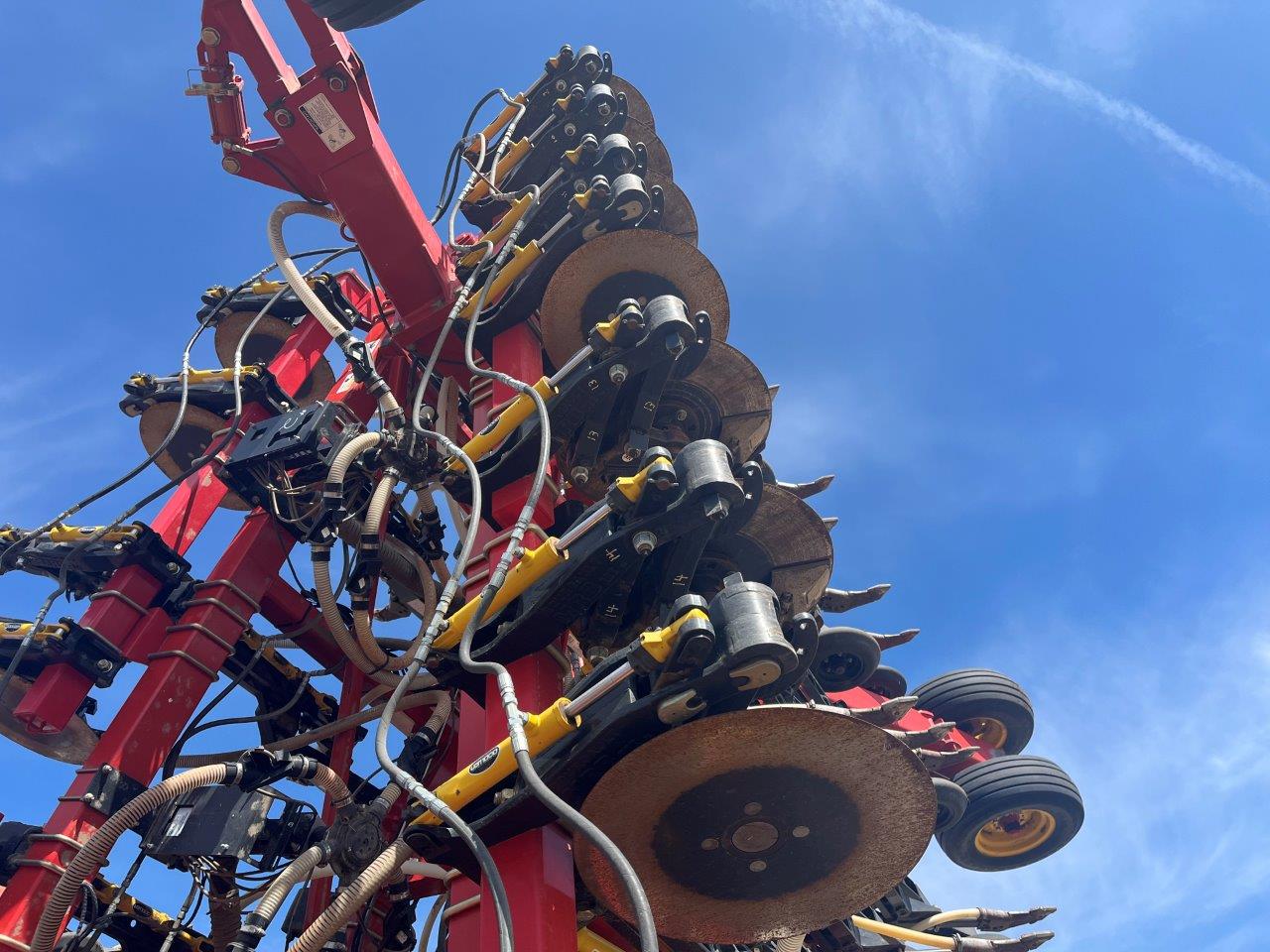 2014 Bourgault 3320QDA 76'10" Air Drill