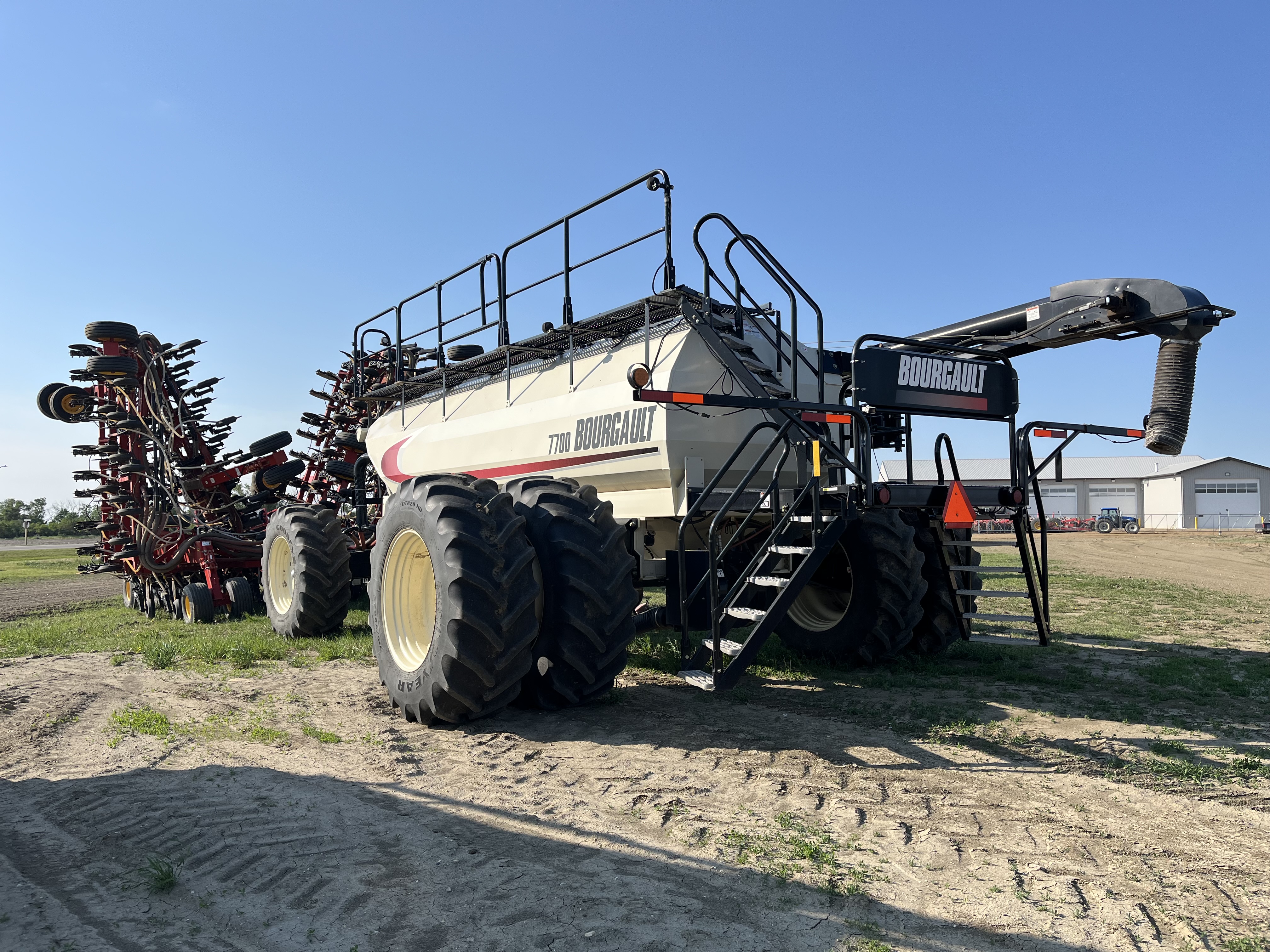 2014 Bourgault 3320QDA 76'10" w/ 7700 Air Drill