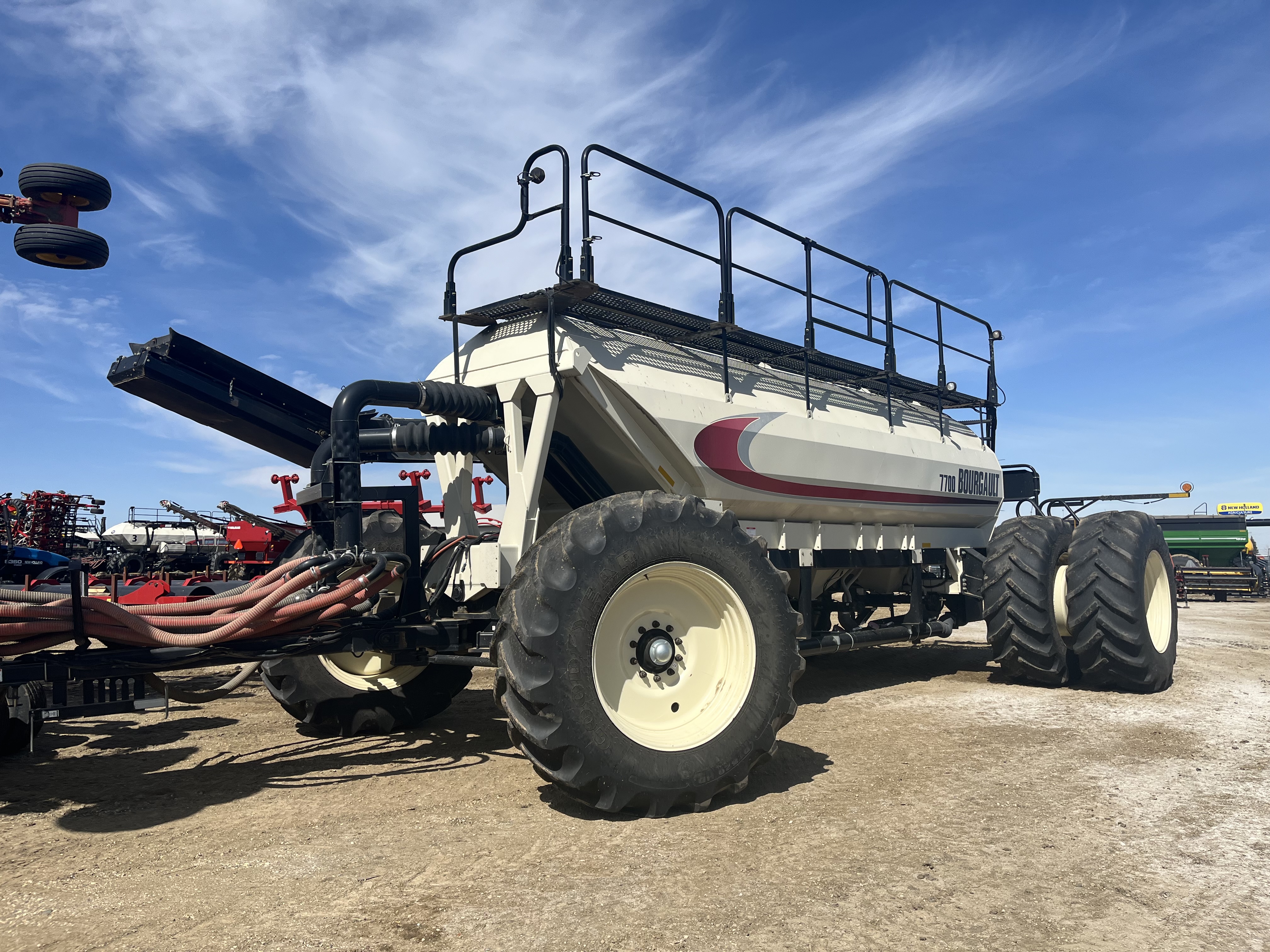 2014 Bourgault 3320QDA 76'10" w/ 7700 Air Drill