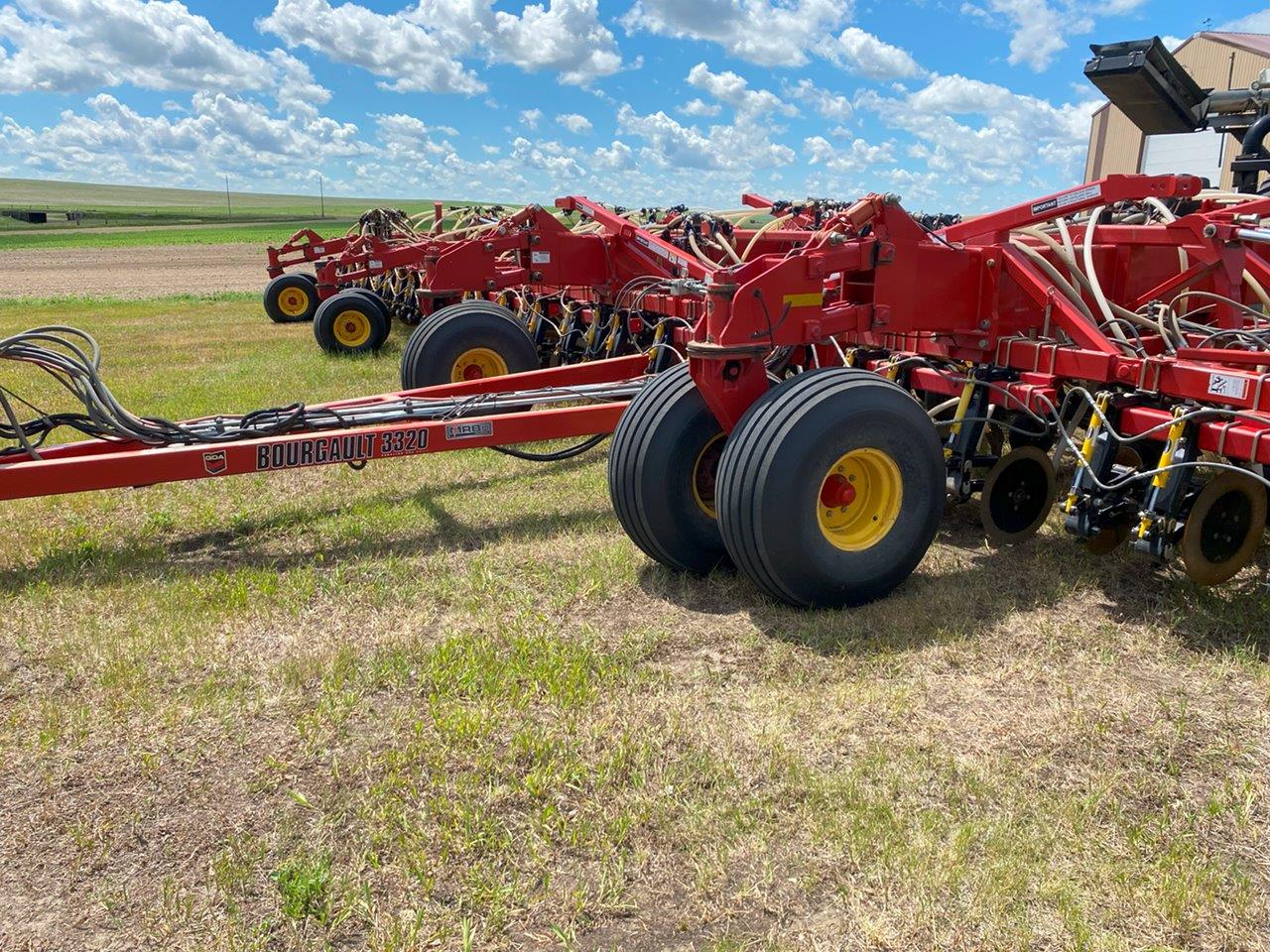 2014 Bourgault 3320QDA 76'10" w/ 7700 Air Drill