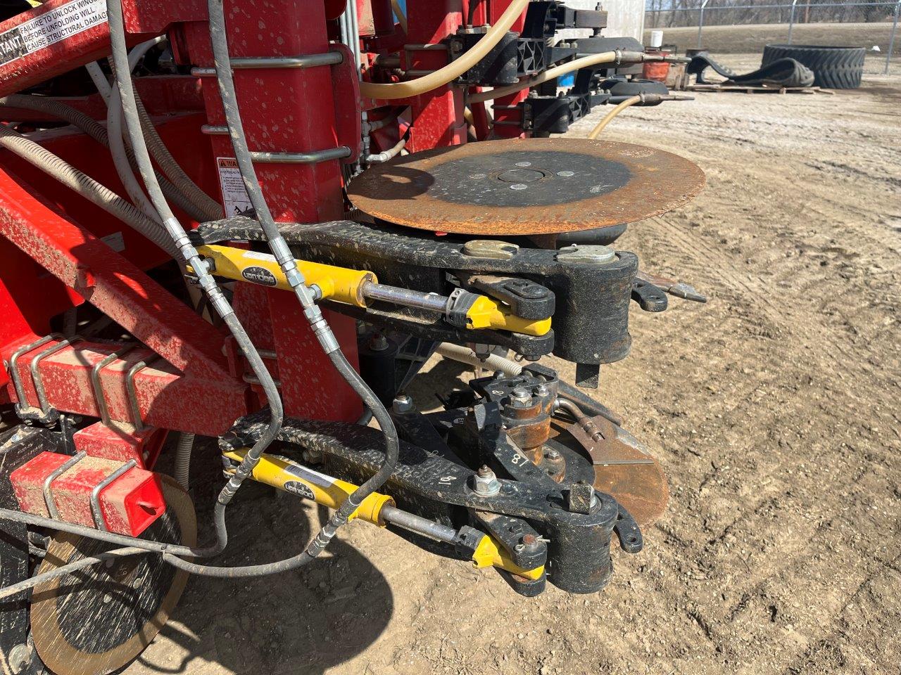 2014 Bourgault 3320QDA 76'10" w/ 7700 Air Drill