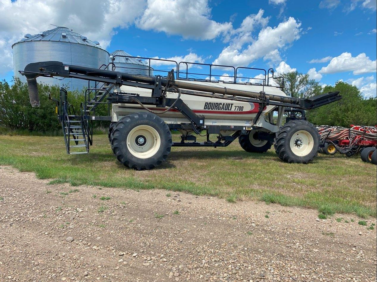 2014 Bourgault 3320QDA 76'10" w/ 7700 Air Drill