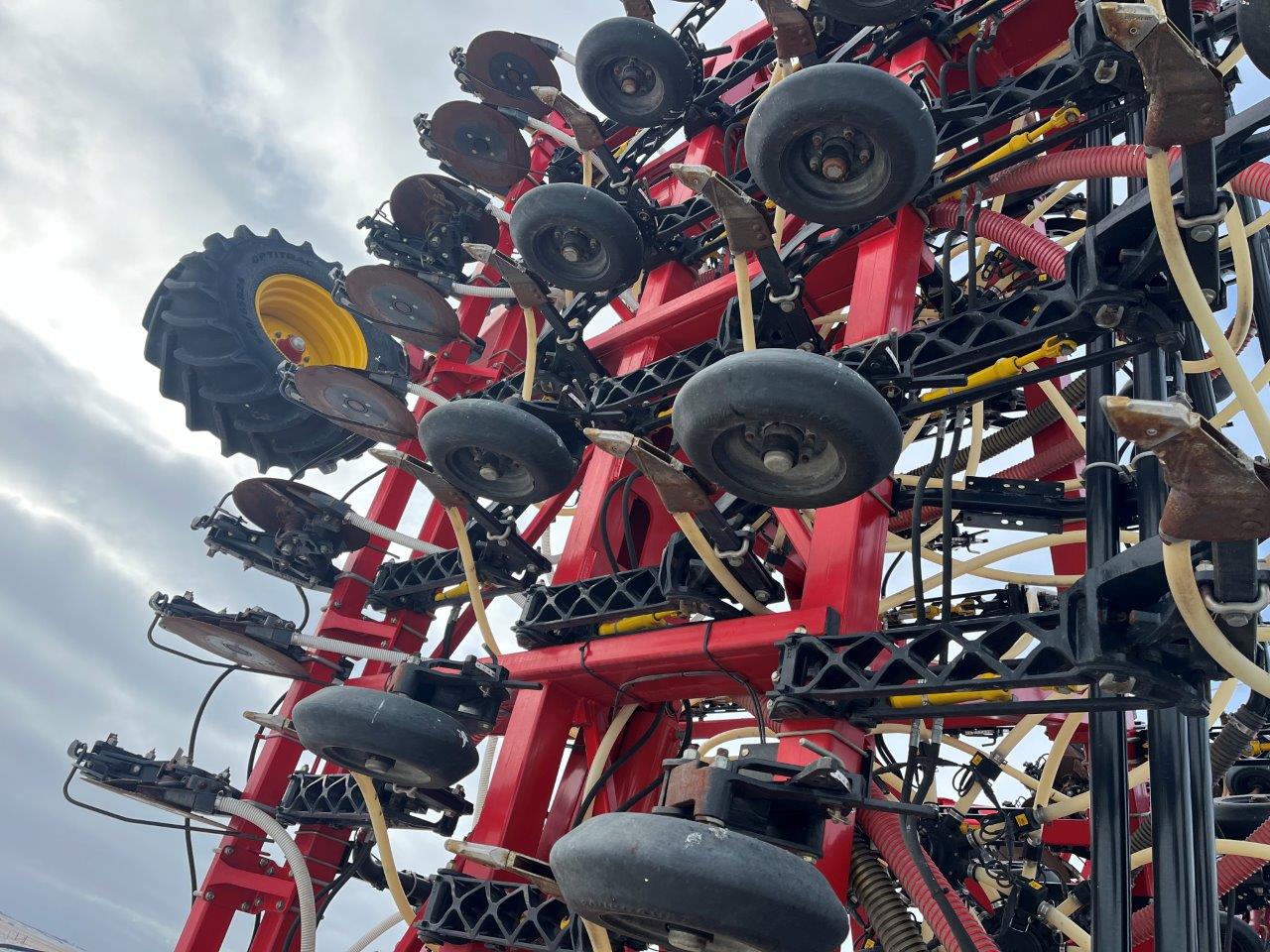 2022 Bourgault 3330SE 86'10" w 91300 Air Drill