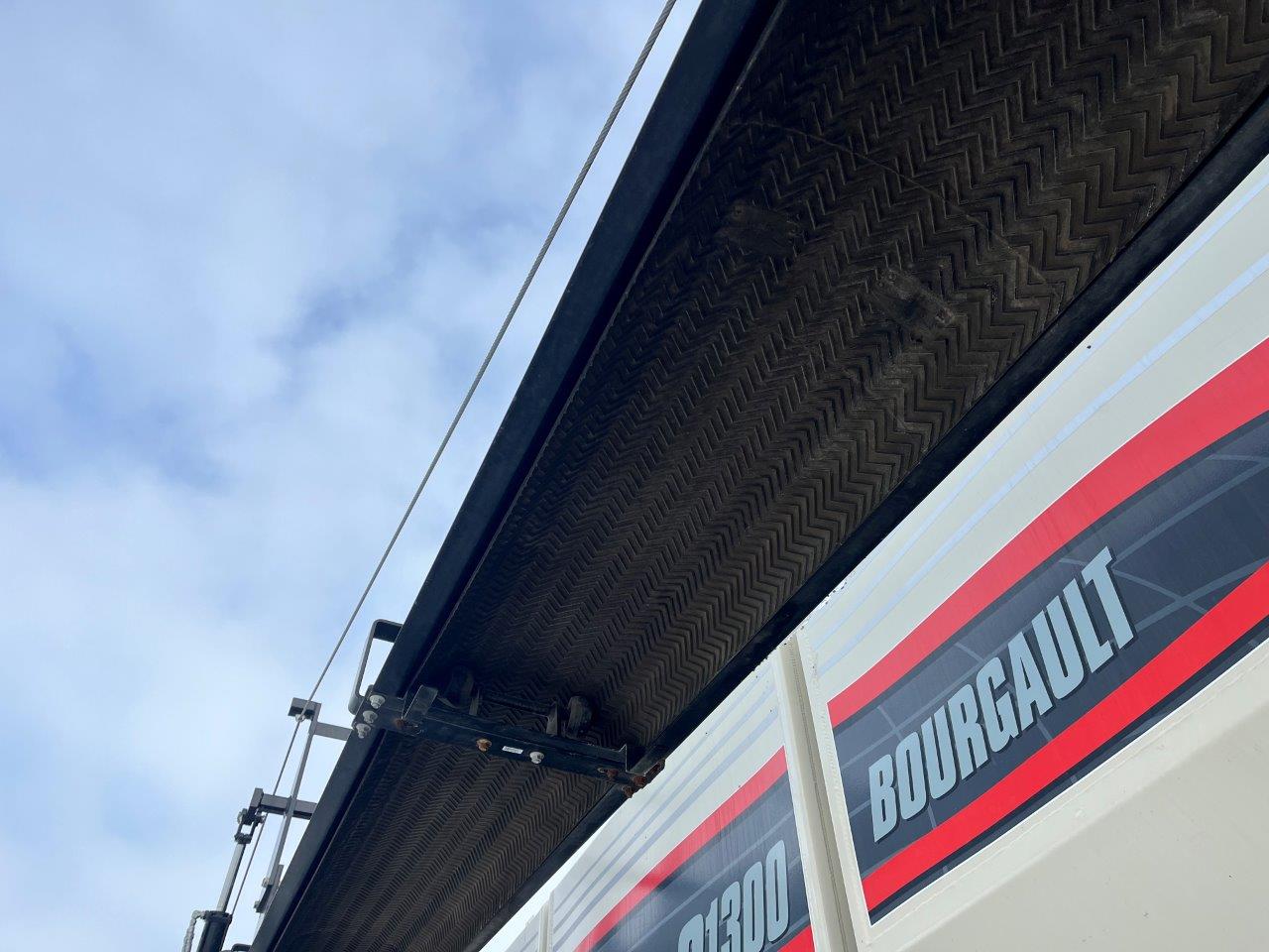 2022 Bourgault 3330SE 86'10" w 91300 Air Drill