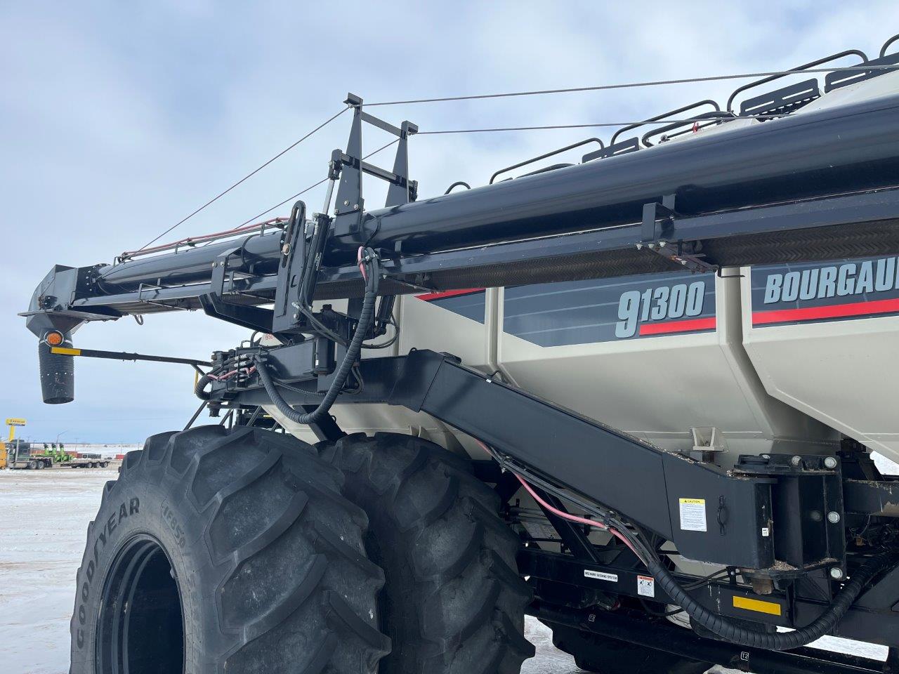 2022 Bourgault 3330SE 86'10" w 91300 Air Drill