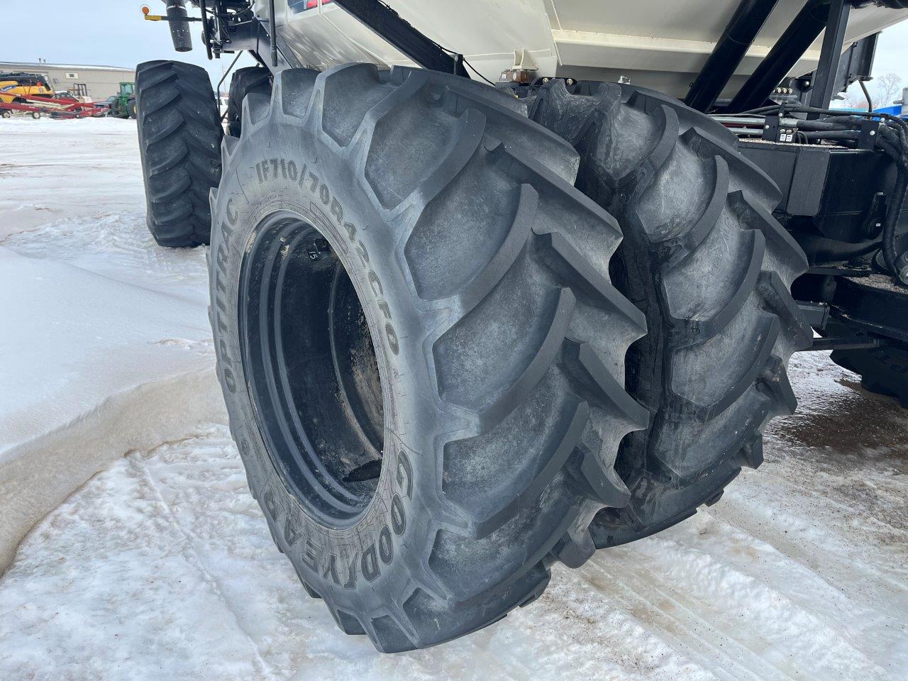 2022 Bourgault 3330SE 86'10" w 91300 Air Drill