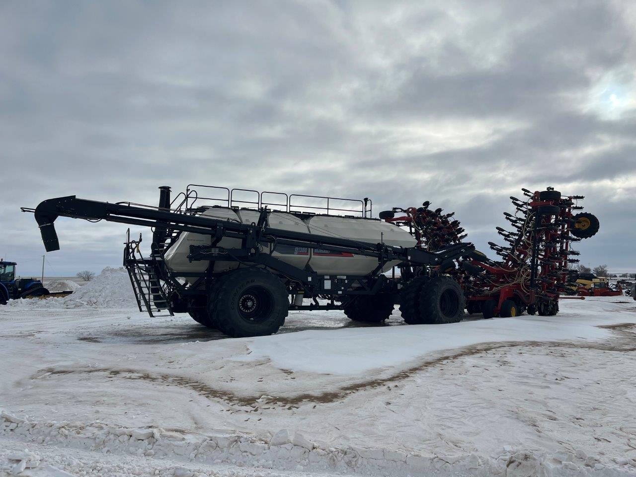 2022 Bourgault 3330SE 86'10" w 91300 Air Drill