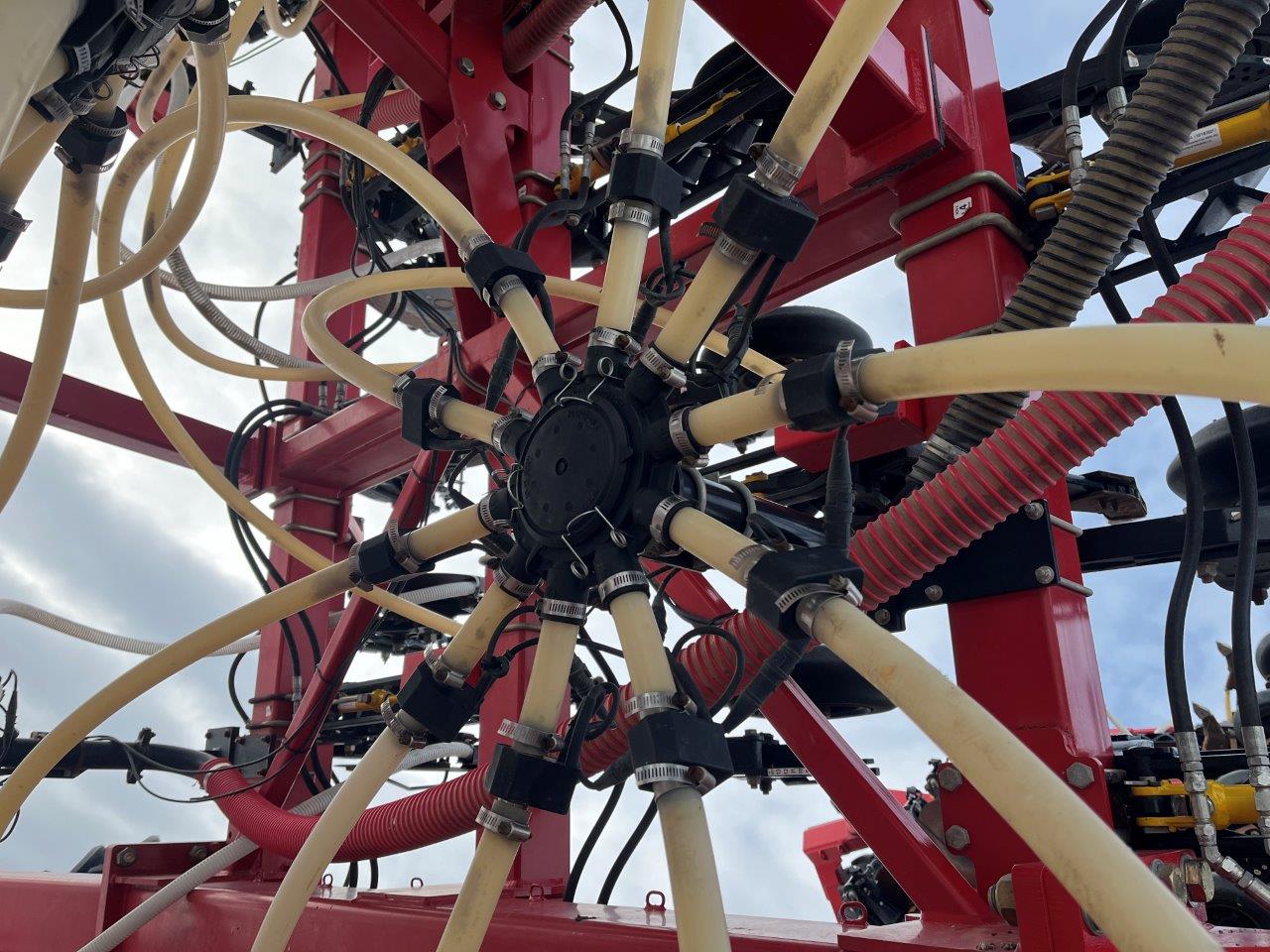 2022 Bourgault 3330SE 86'10" w 91300 Air Drill