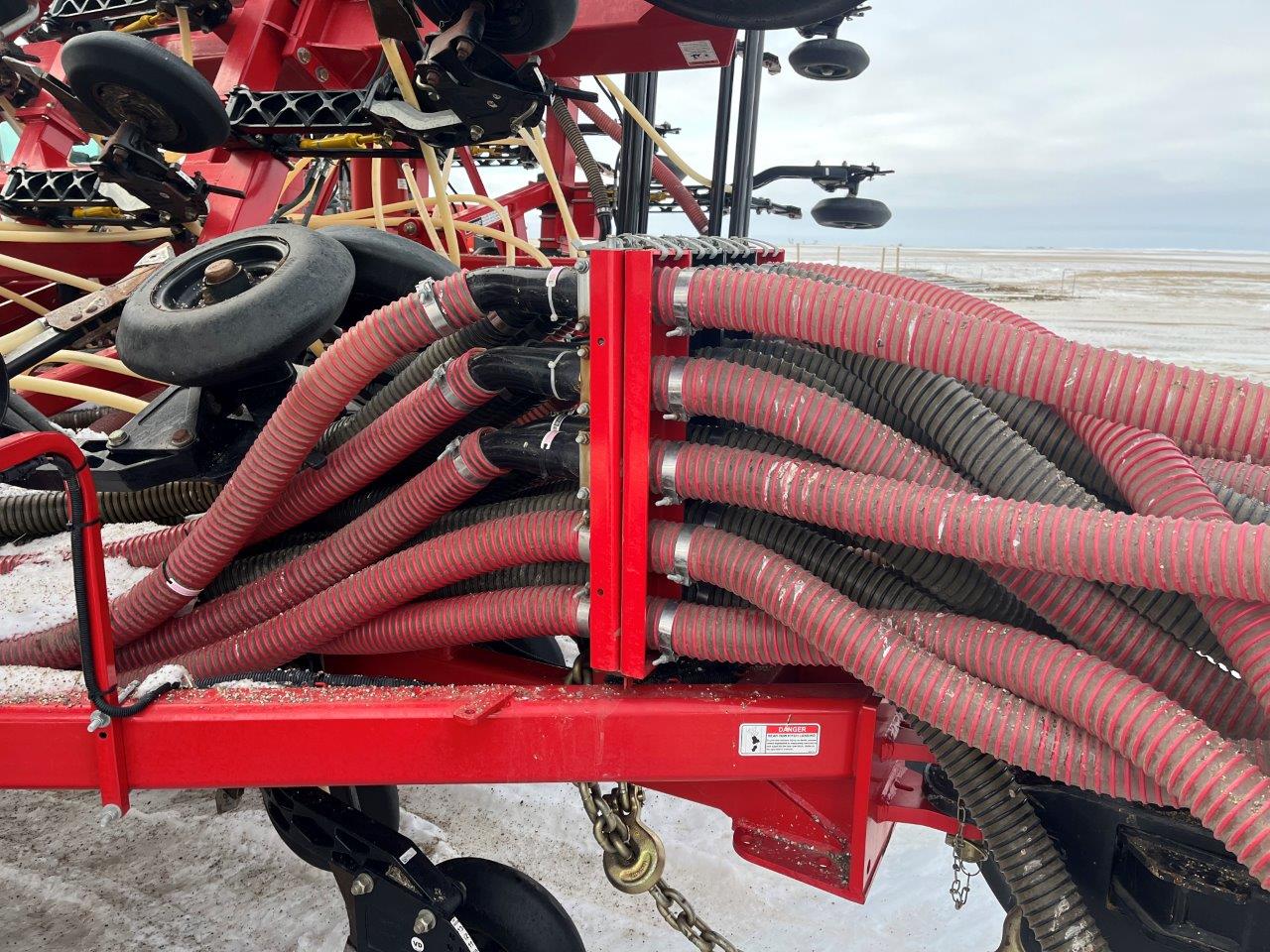 2022 Bourgault 3330SE 86'10" w 91300 Air Drill