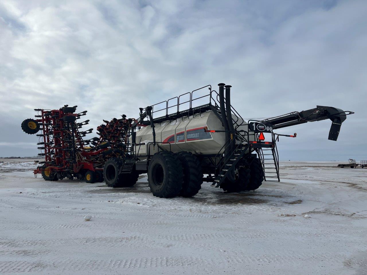 2022 Bourgault 3330SE 86'10" w 91300 Air Drill