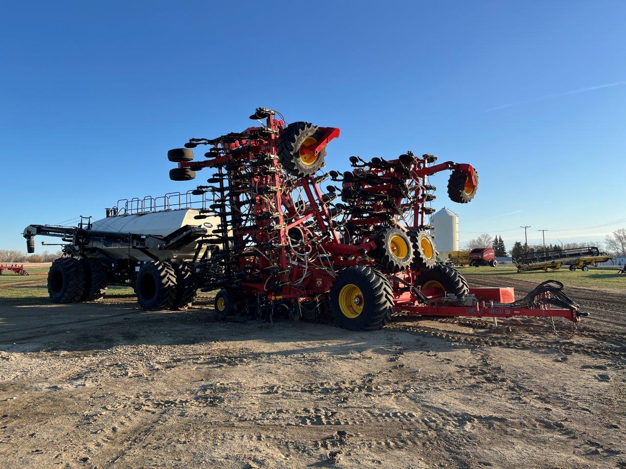 2022 Bourgault 3330SE 86'10" w 91300 Air Drill