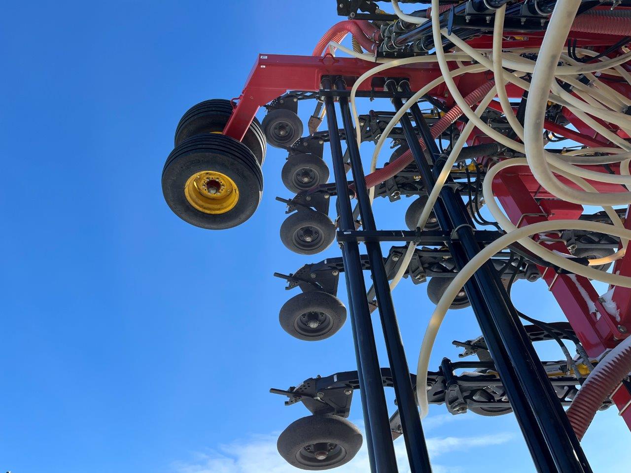 2022 Bourgault 3330SE 86'10" w 91300 Air Drill