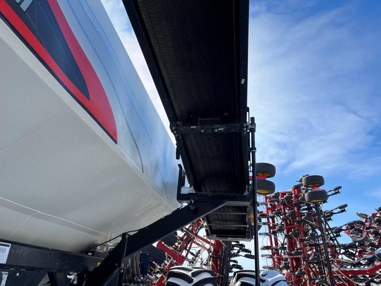 2022 Bourgault 3330SE 86'10" w 91300 Air Drill