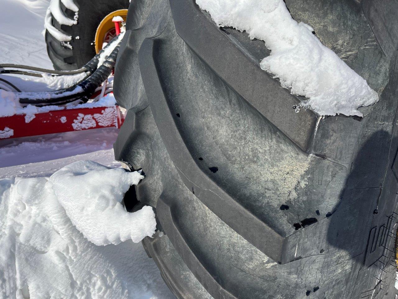 2022 Bourgault 3330SE 86'10" w 91300 Air Drill