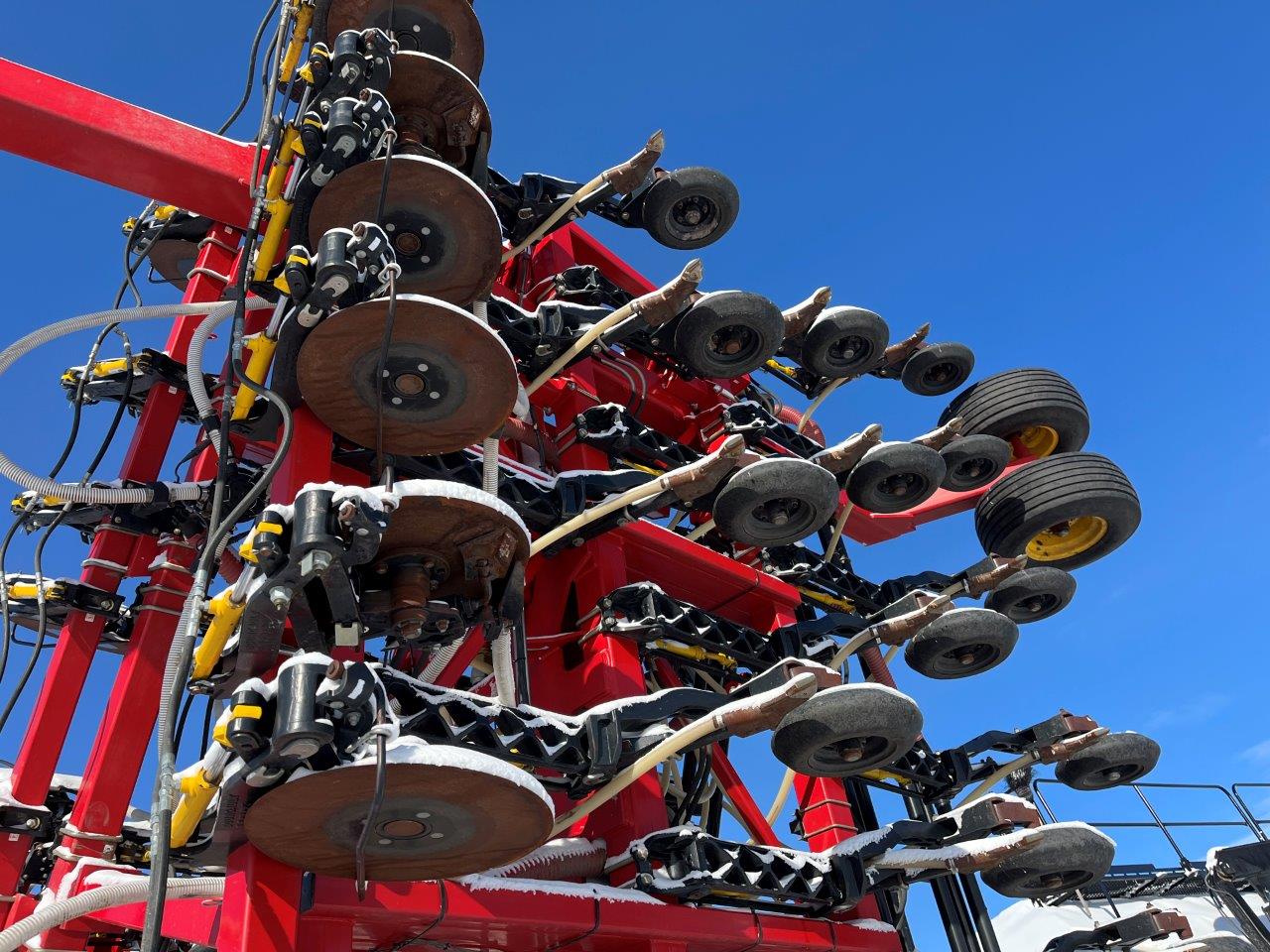 2022 Bourgault 3330SE 86'10" w 91300 Air Drill