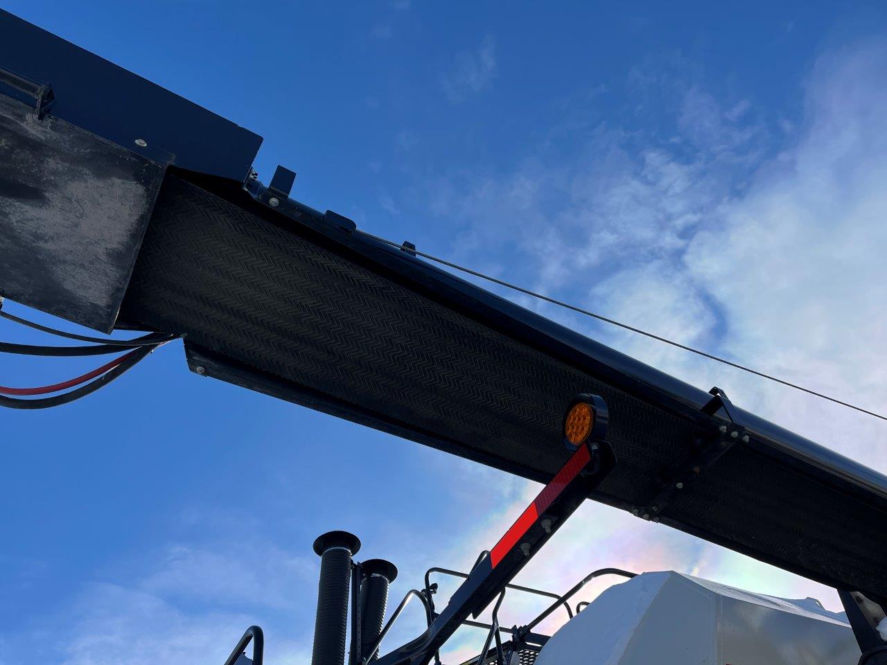 2022 Bourgault 3330SE 86'10" w 91300 Air Drill