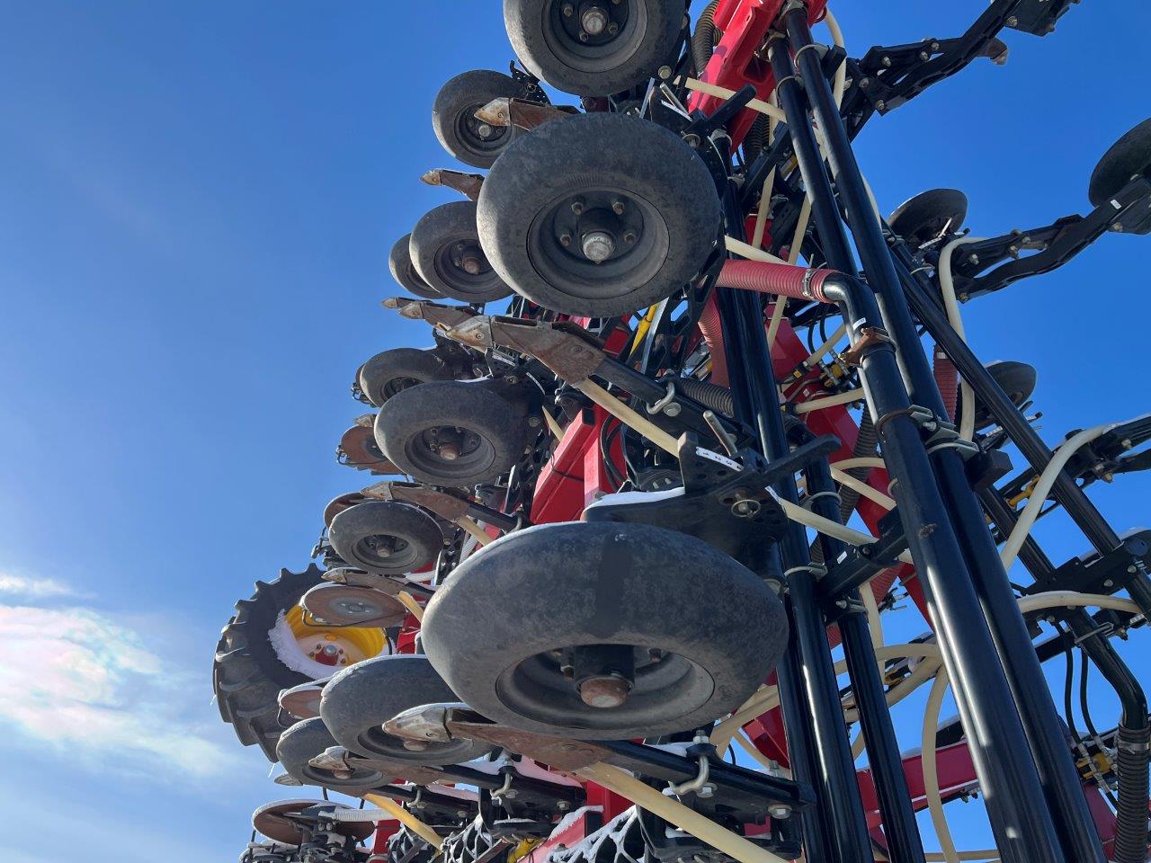 2022 Bourgault 3330SE 86'10" w 91300 Air Drill