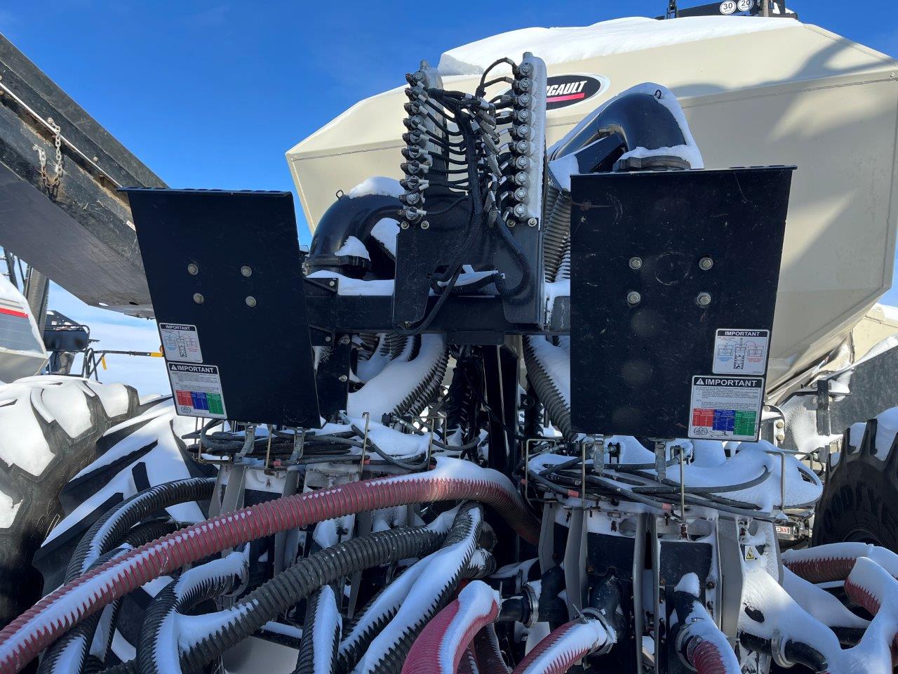 2022 Bourgault 3330SE 86'10" w 91300 Air Drill