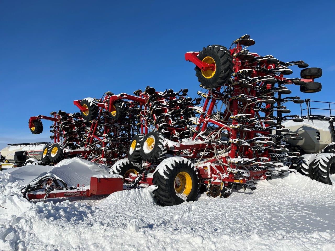 2022 Bourgault 3330SE 86'10" w 91300 Air Drill