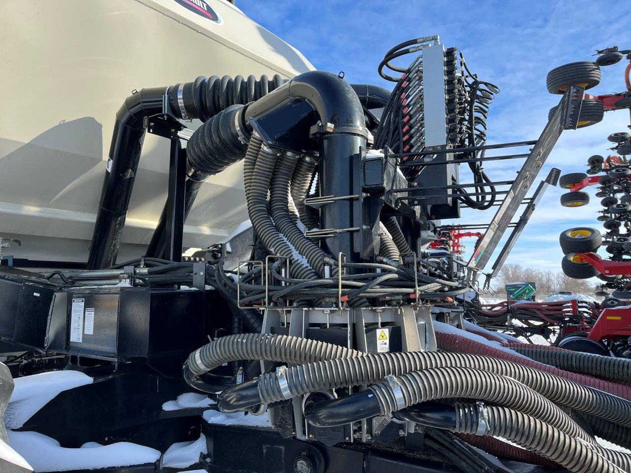 2022 Bourgault 3330SE 86'10" w 91300 Air Drill