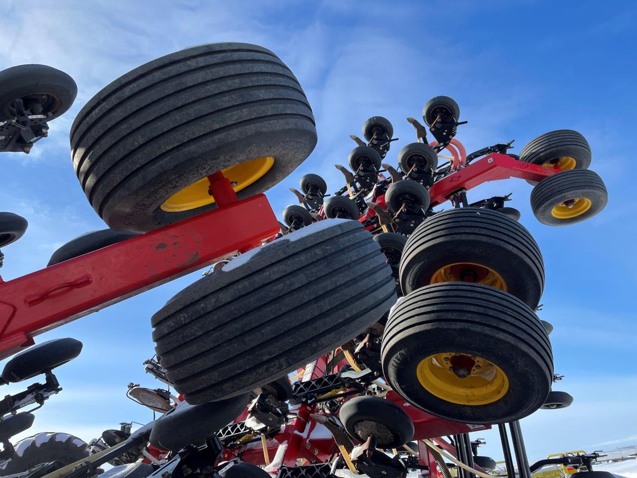 2022 Bourgault 3330SE 86'10" w 91300 Air Drill