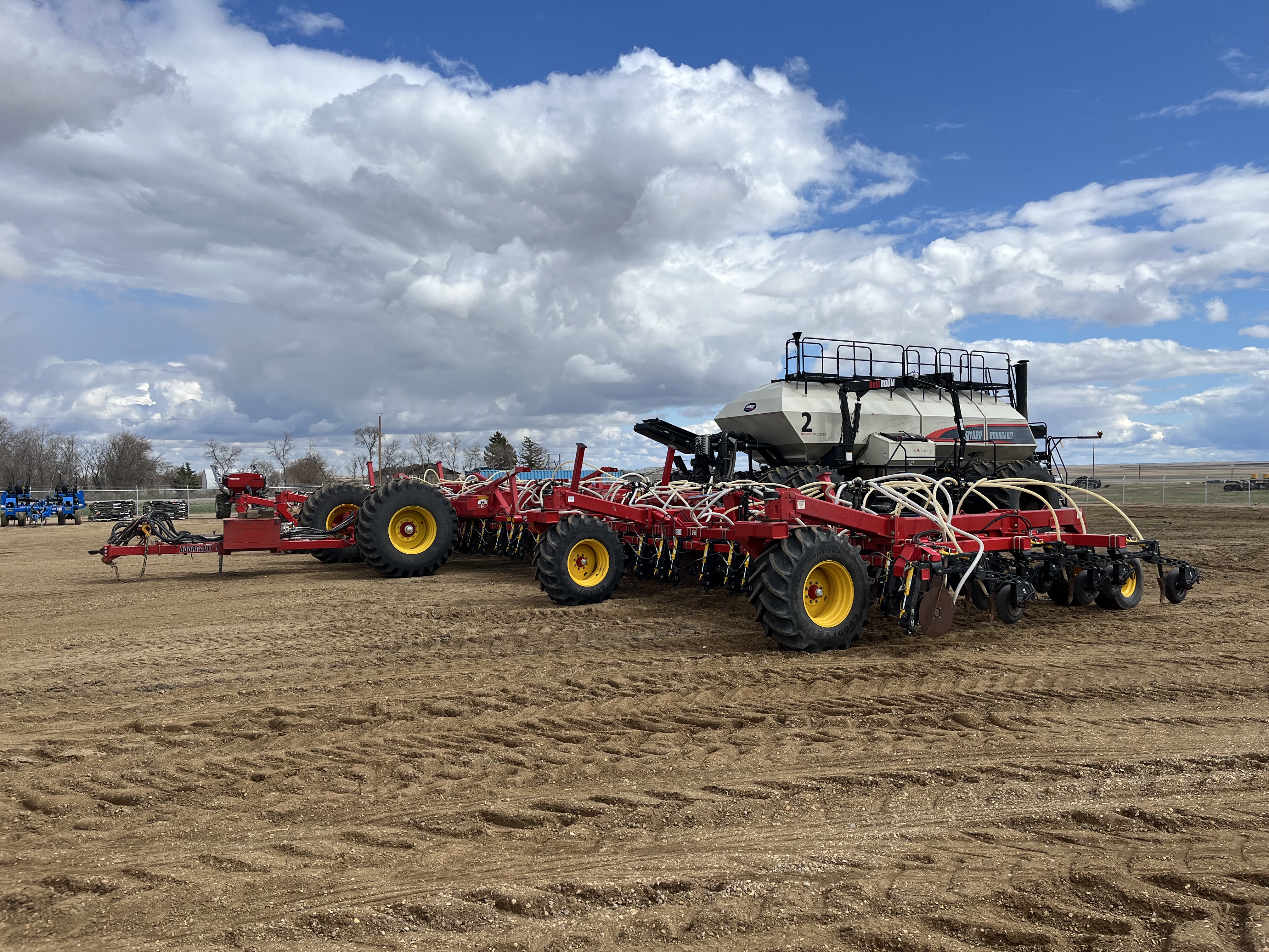 2022 Bourgault 3330SE 86'10" w 91300 Air Drill