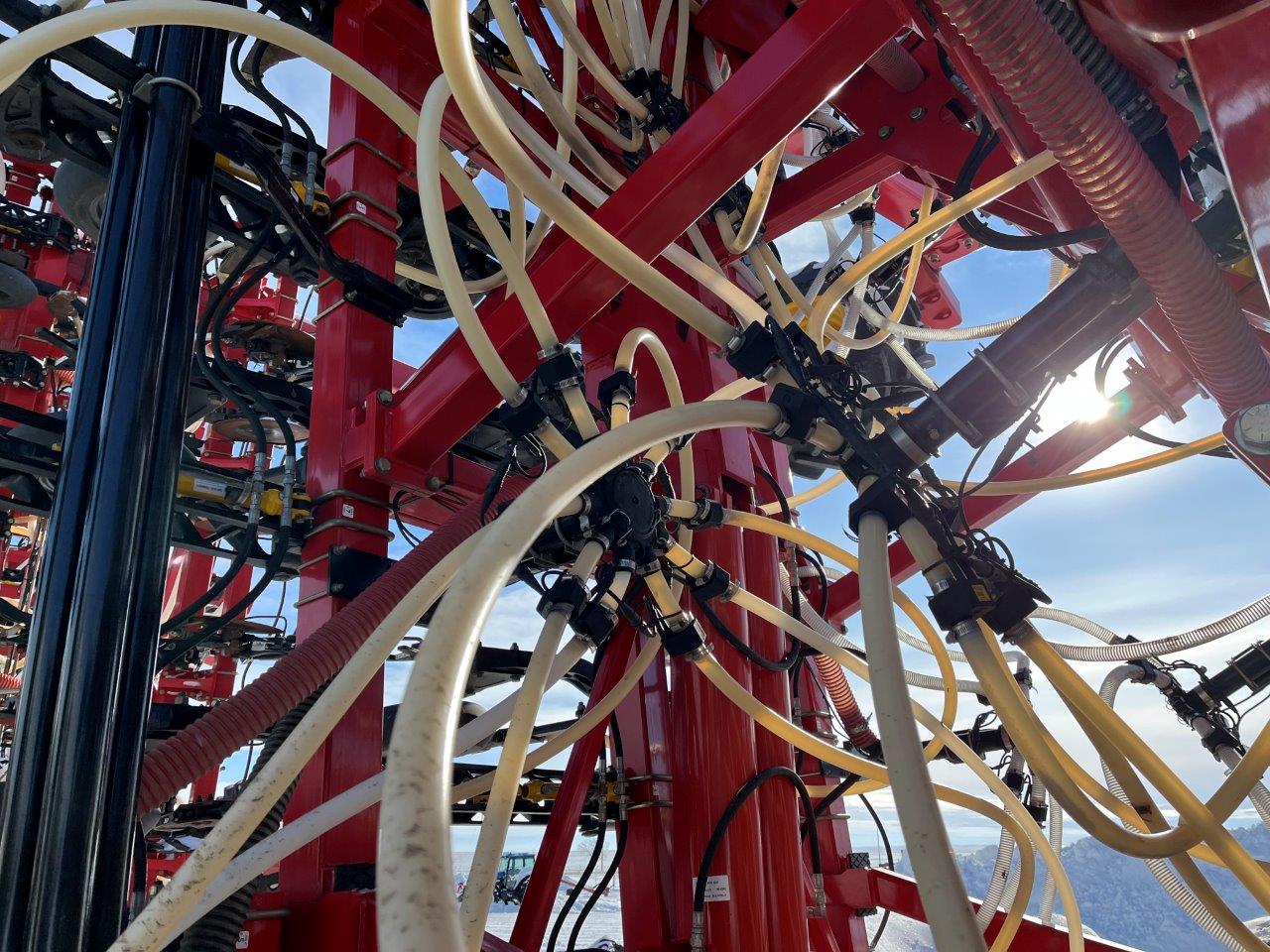 2022 Bourgault 3330SE 86'10" w 91300 Air Drill