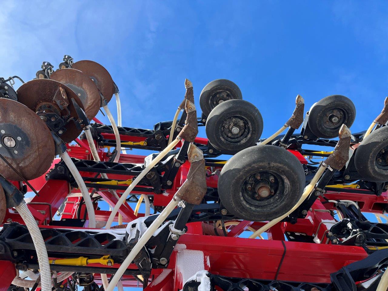 2022 Bourgault 3330SE 86'10" w 91300 Air Drill