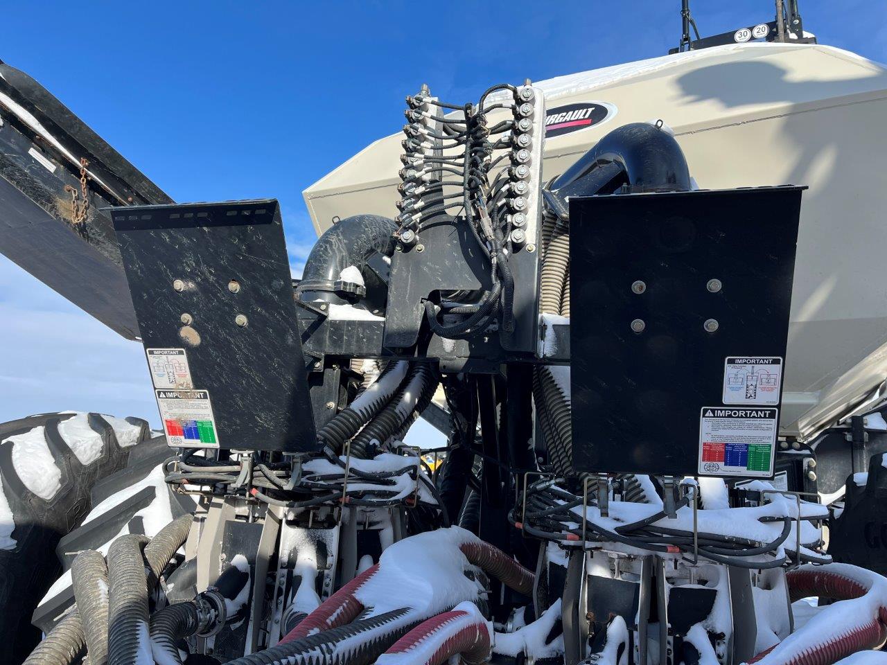 2022 Bourgault 3330SE 86'10" w 91300 Air Drill