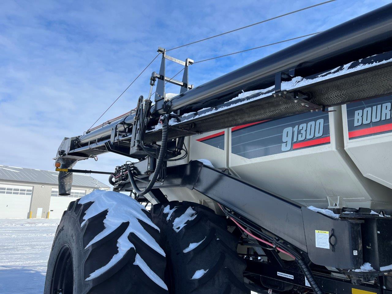 2022 Bourgault 3330SE 86'10" w 91300 Air Drill