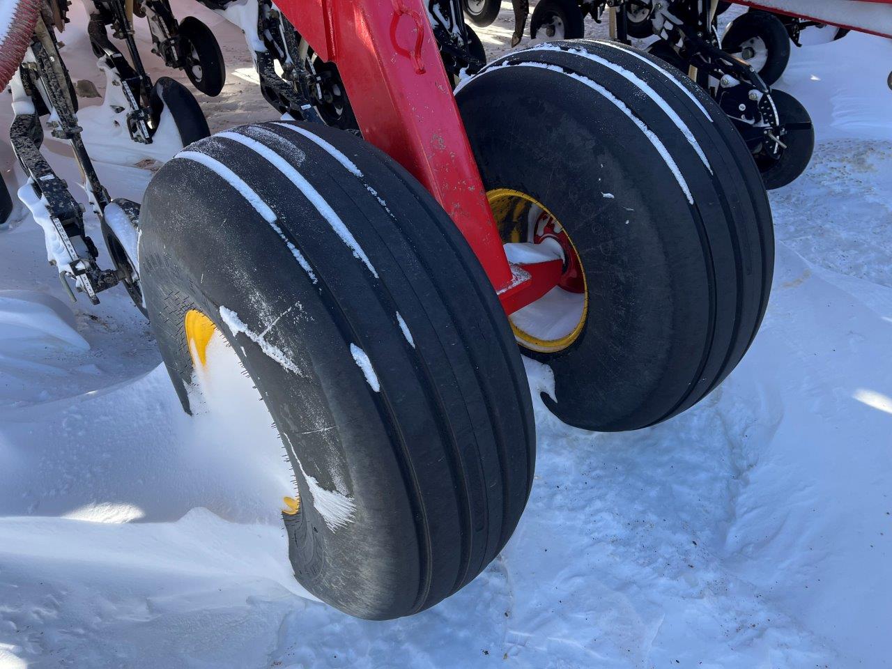 2022 Bourgault 3330SE 86'10" w 91300 Air Drill