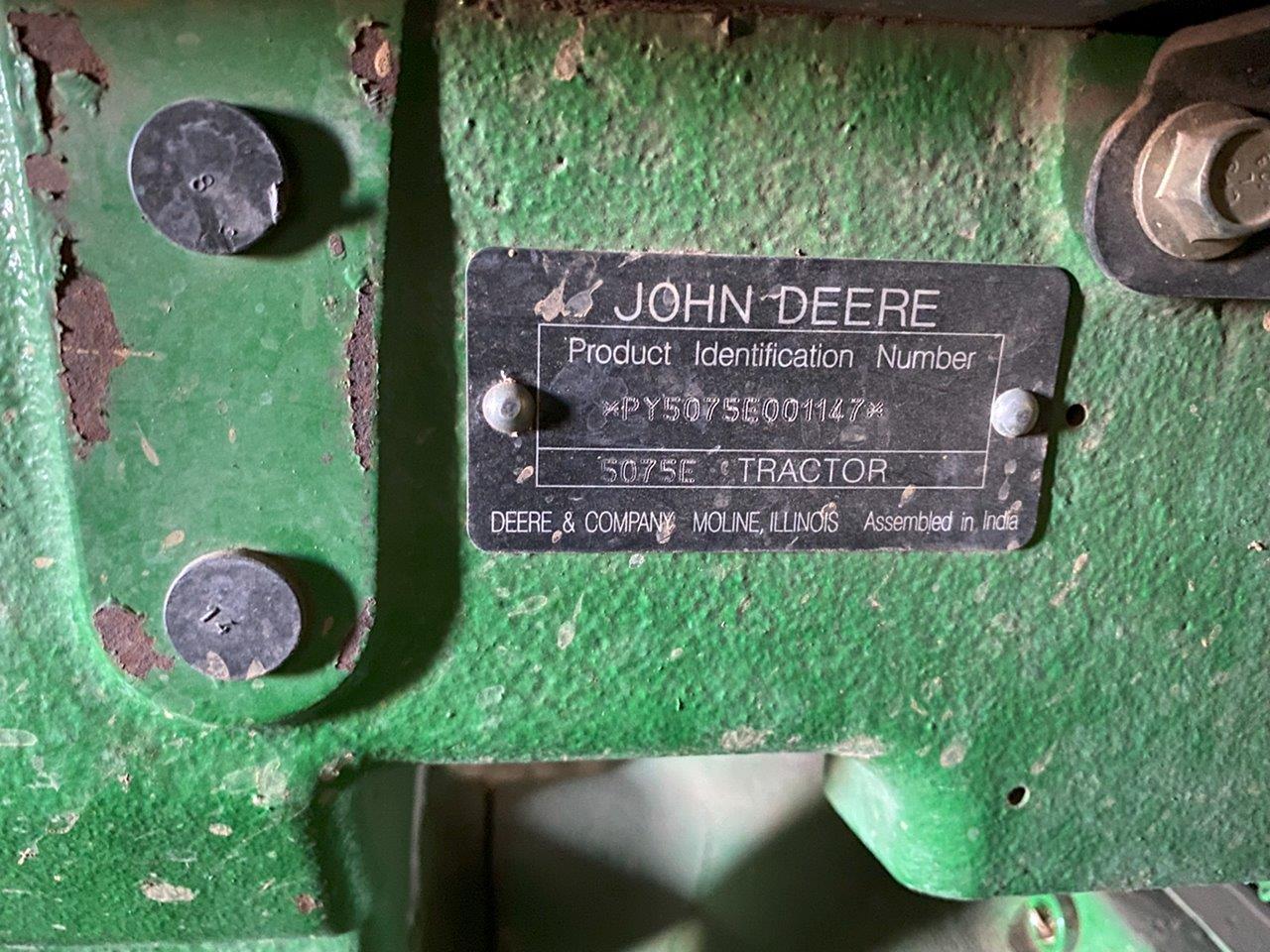 2009 John Deere 5075E Tractor