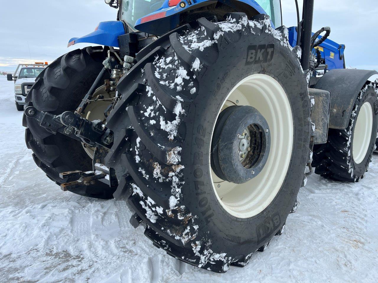 2013 New Holland T7.235 AC CVT Tractor