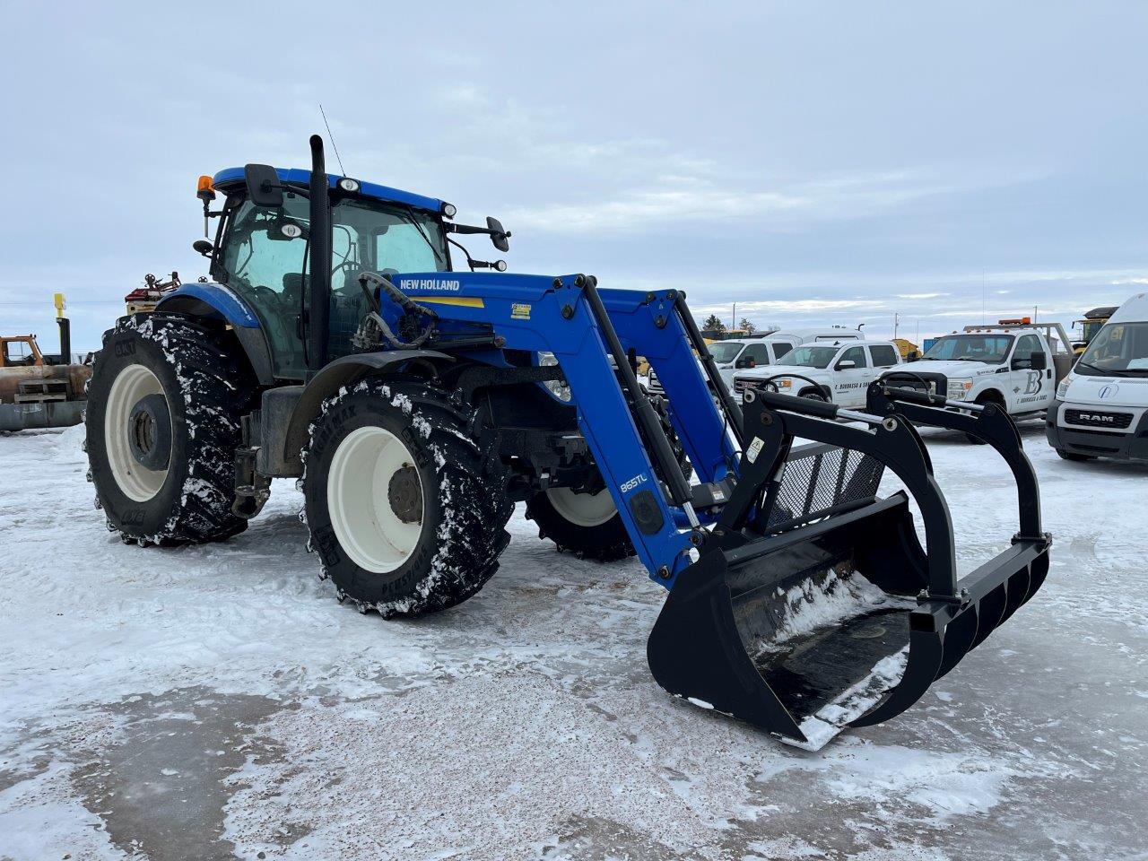 2013 New Holland T7.235 AC CVT Tractor