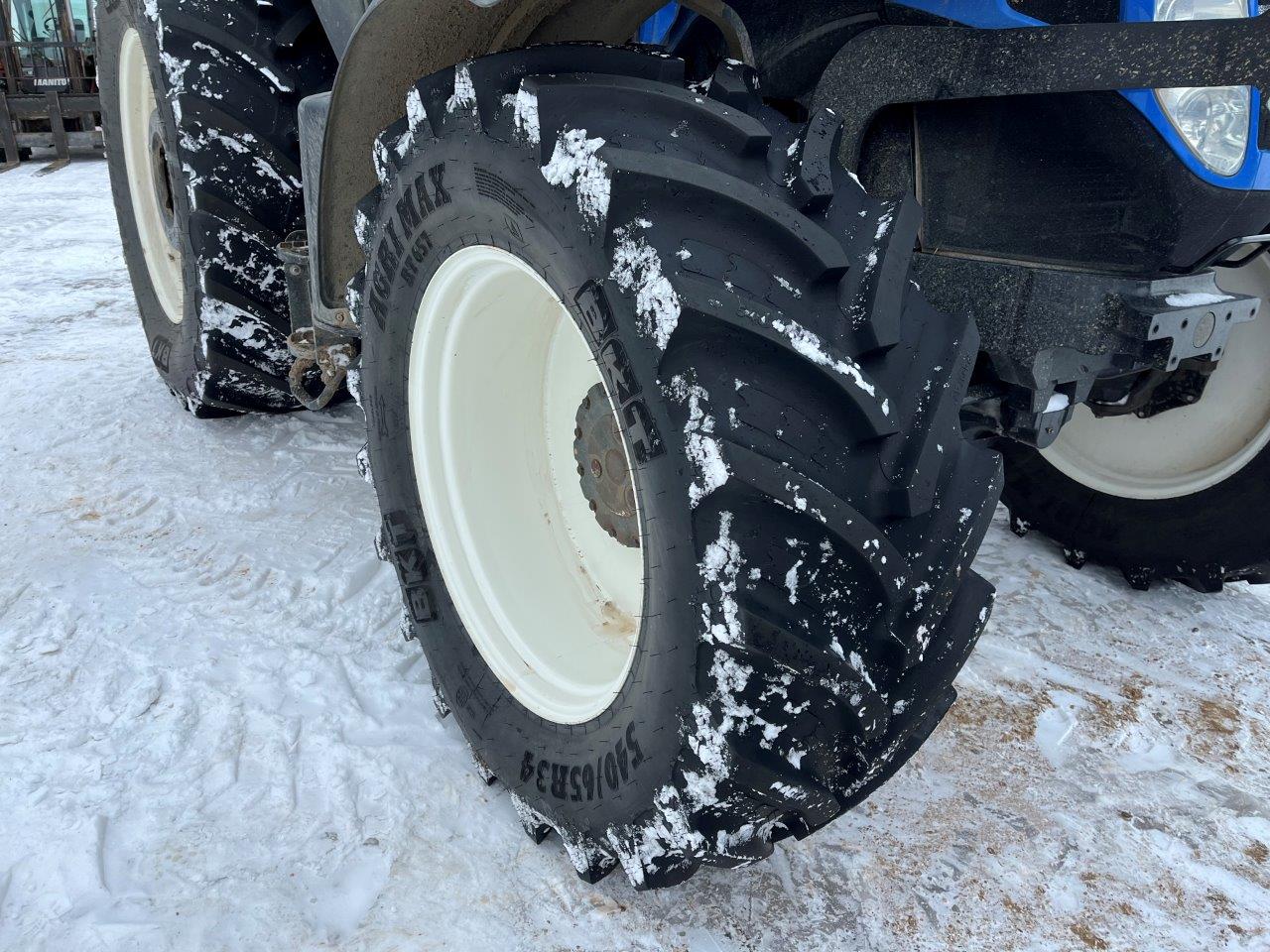 2013 New Holland T7.235 AC CVT Tractor