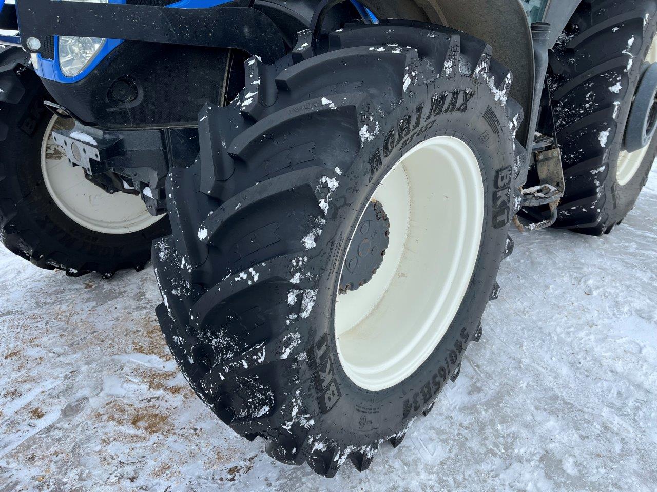 2013 New Holland T7.235 AC CVT Tractor