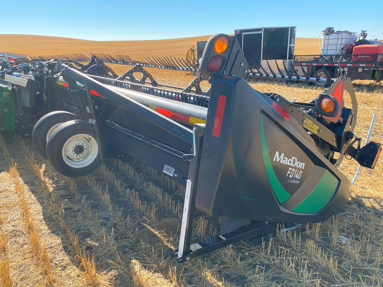 2018 MacDon FD140 DK JD-21 Header Draper Flex