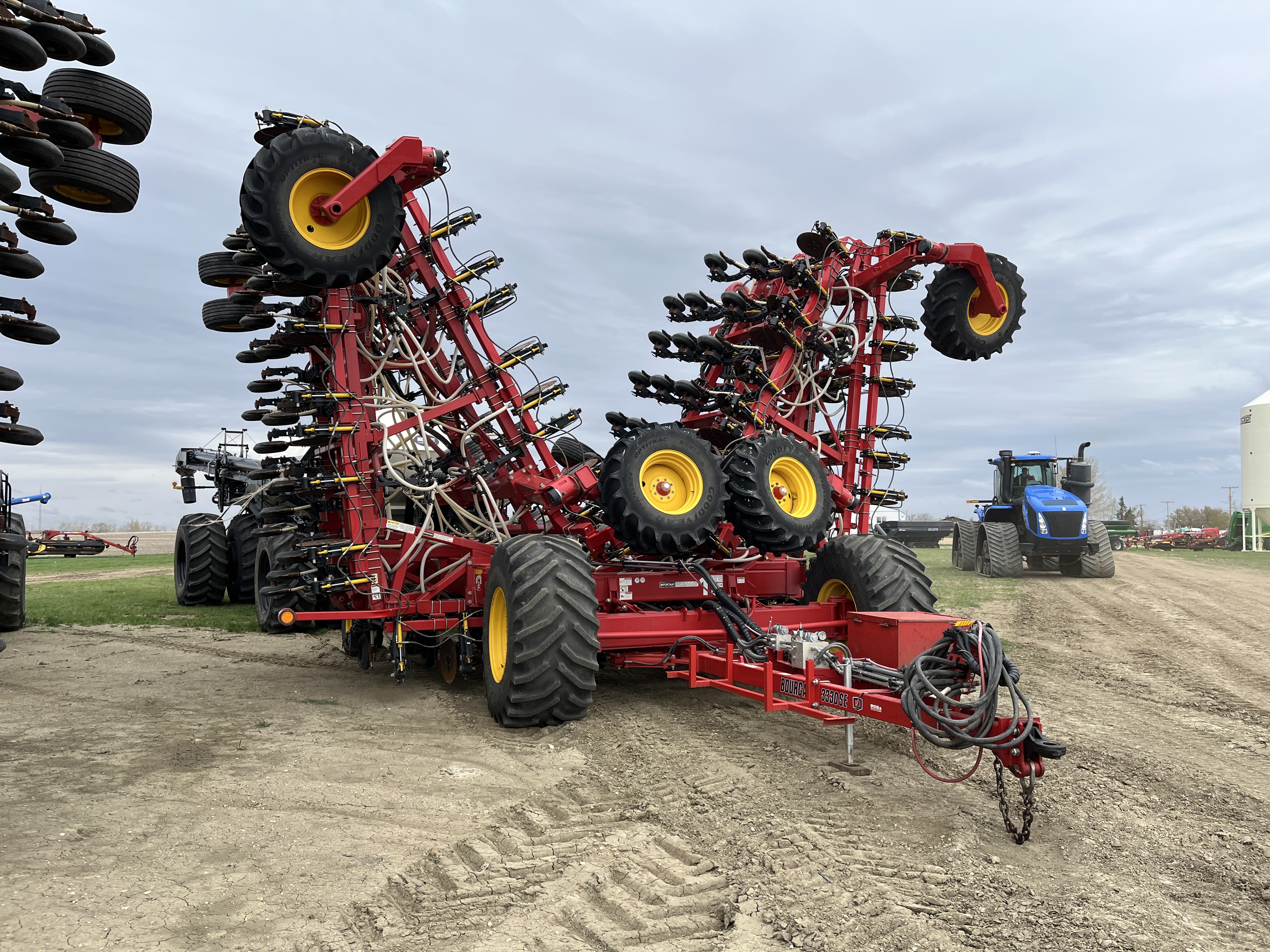 2022 Bourgault 3330SE 80'10" w 91300 Air Drill