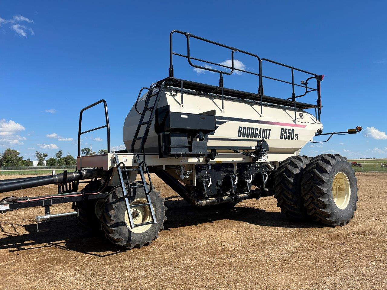 2015 Bourgault 3320QDA 66'10" w/ 6550ST Air Drill