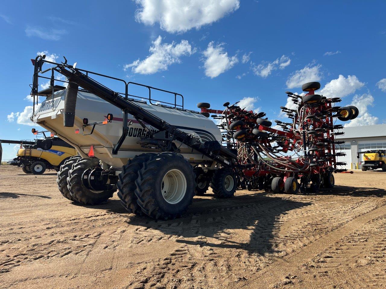 2015 Bourgault 3320QDA 66'10" w/ 6550ST Air Drill