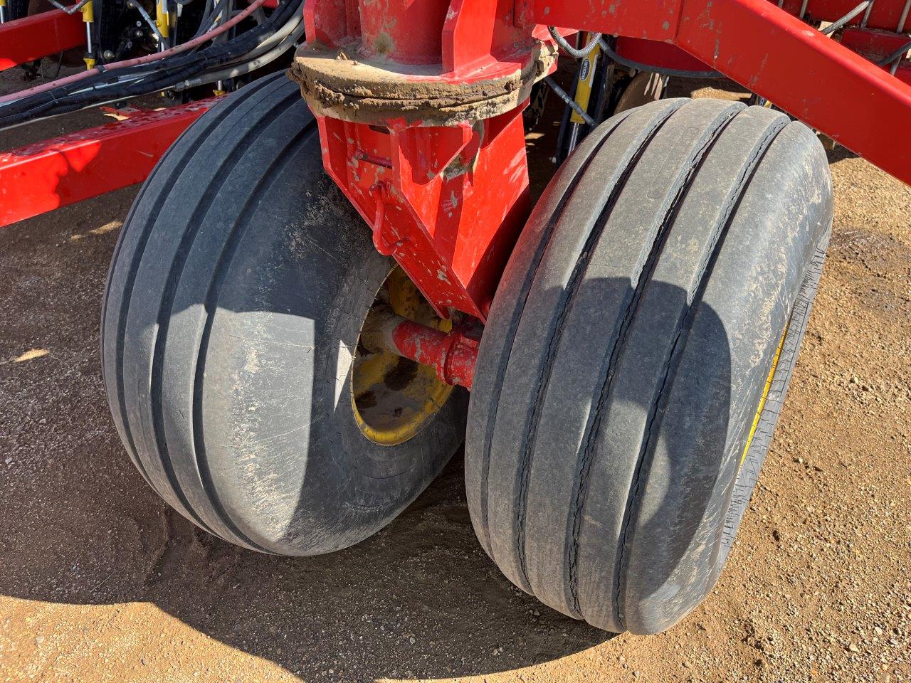 2015 Bourgault 3320QDA 66'10" w/ 6550ST Air Drill