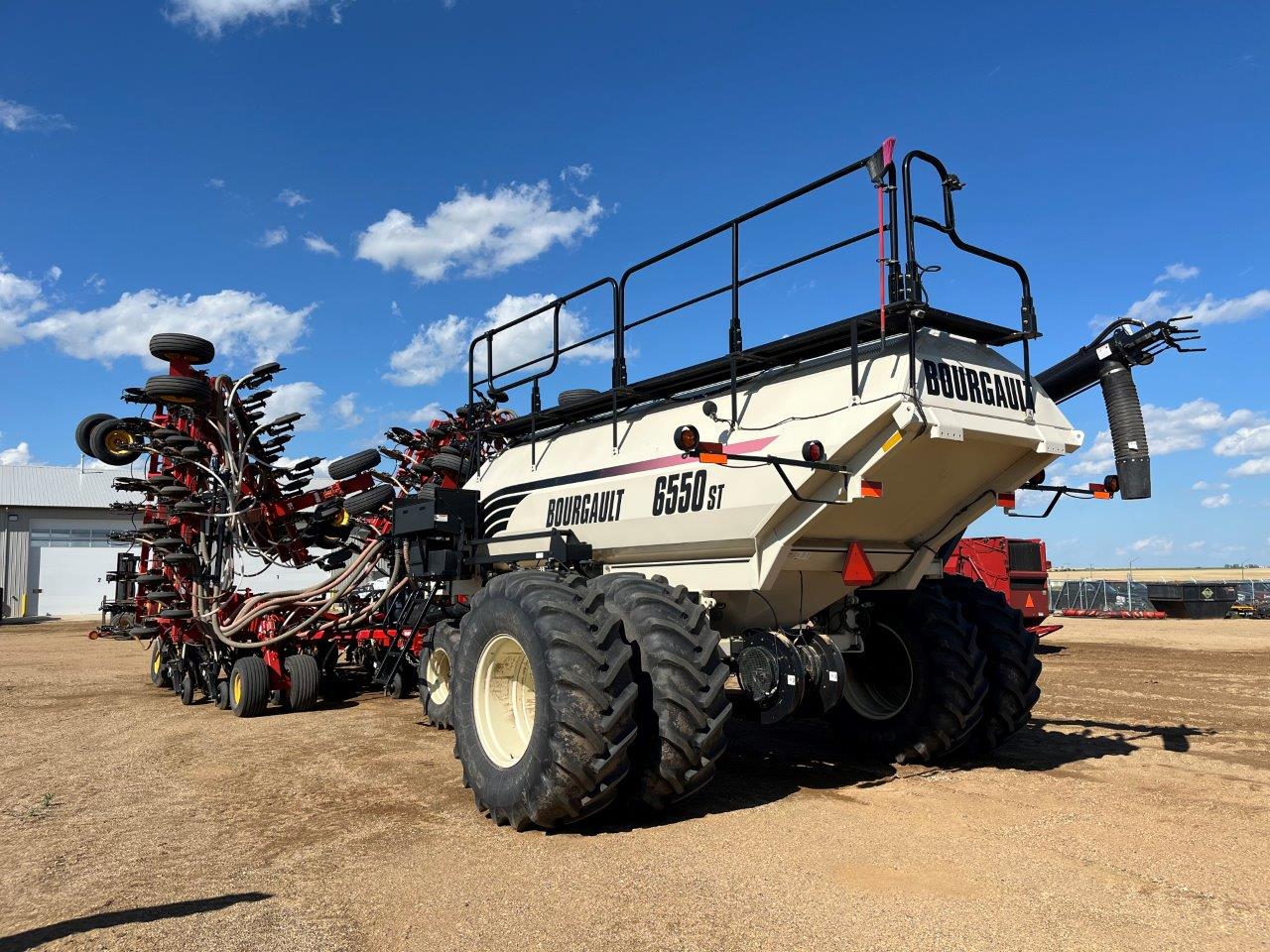 2015 Bourgault 3320QDA 66'10" w/ 6550ST Air Drill