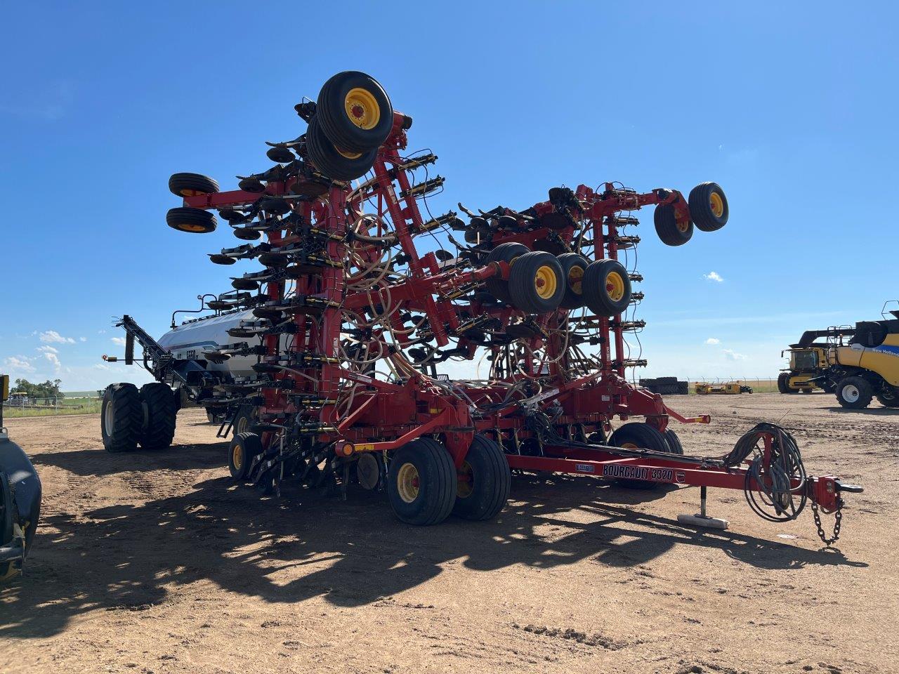 2015 Bourgault 3320QDA 66'10" w/ 6550ST Air Drill