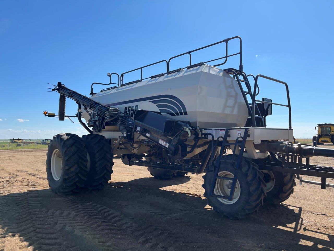 2015 Bourgault 3320QDA 66'10" w/ 6550ST Air Drill