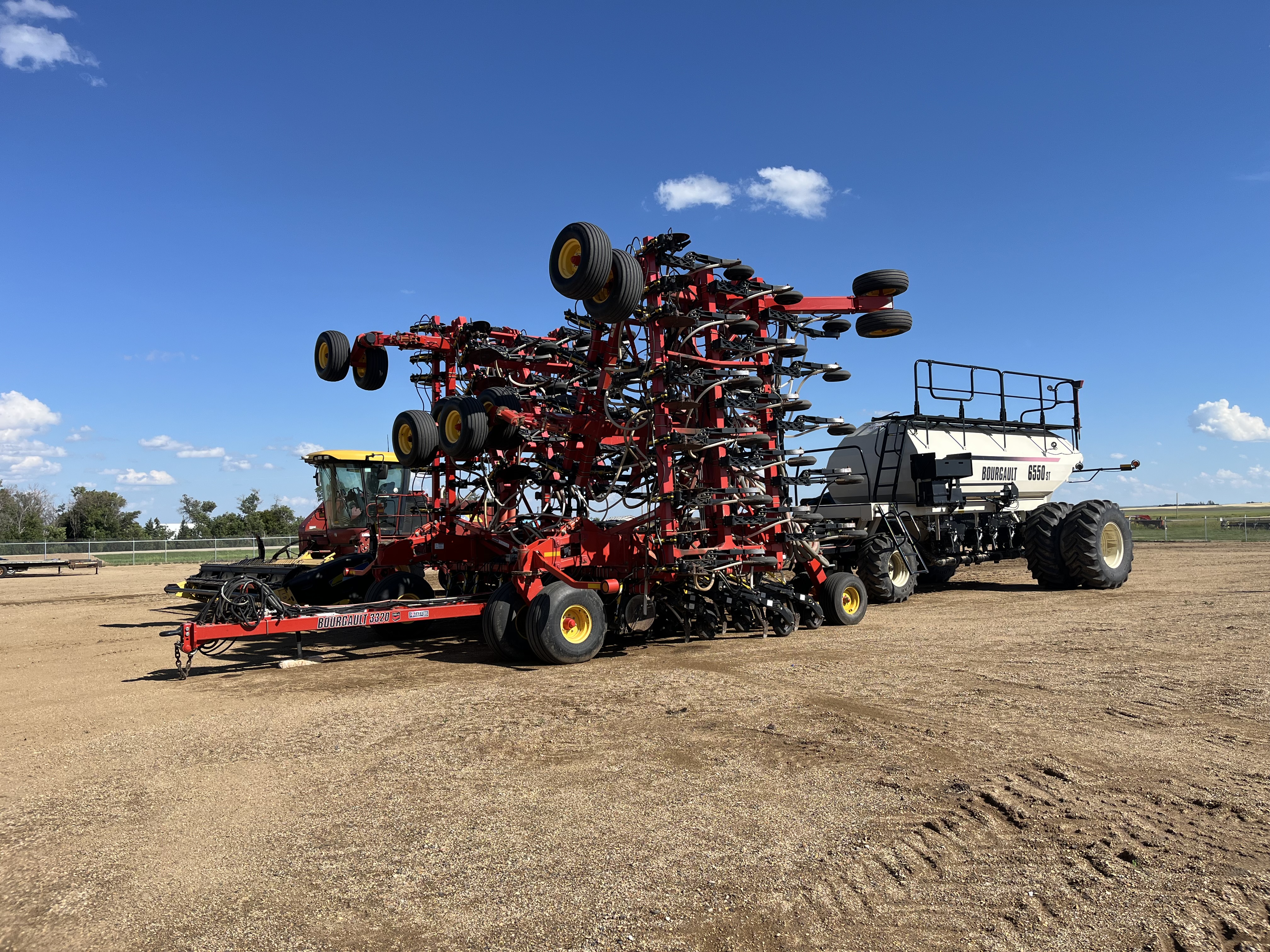 2015 Bourgault 3320QDA 66'10" w/ 6550ST Air Drill