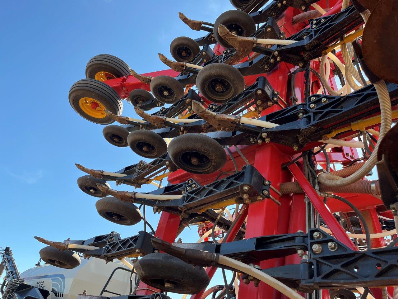 2015 Bourgault 3320QDA 66'10" w/ 6550ST Air Drill