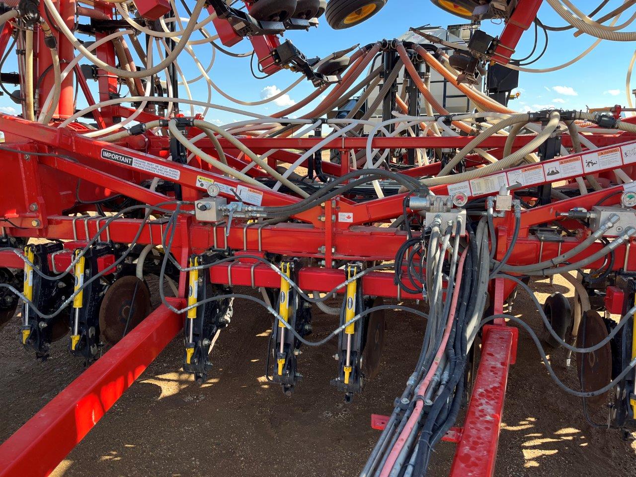 2015 Bourgault 3320QDA 66'10" w/ 6550ST Air Drill