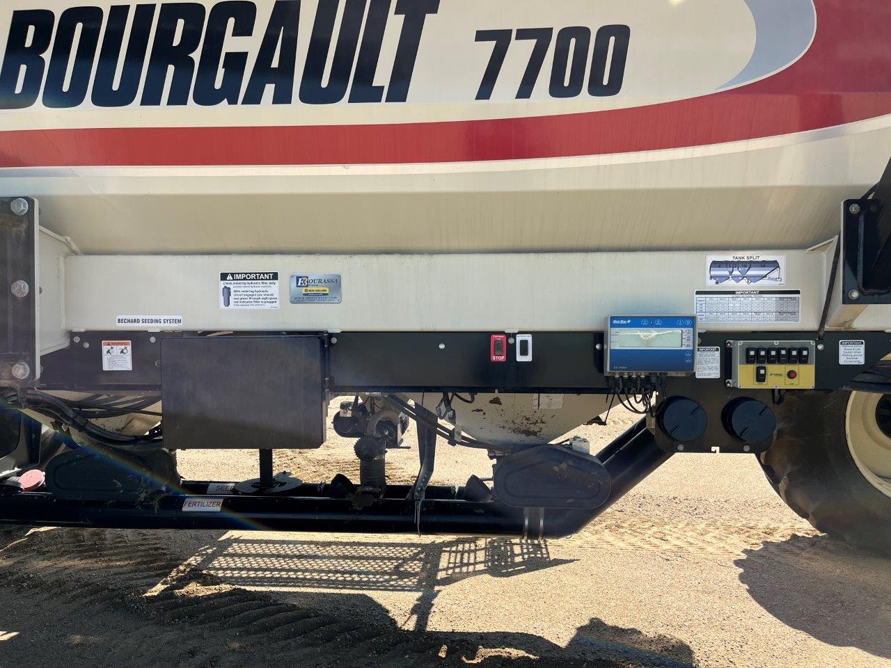 2014 Bourgault 7700 Air Tank/Cart